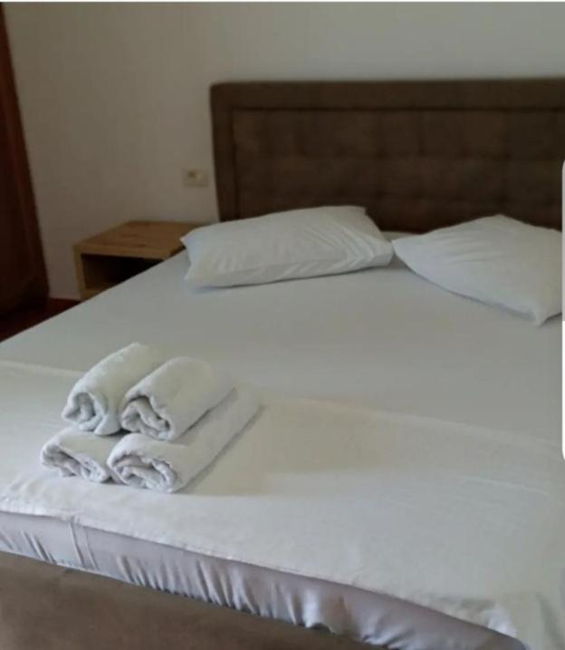 Anxhelos Hotel ヒマラ エクステリア 写真