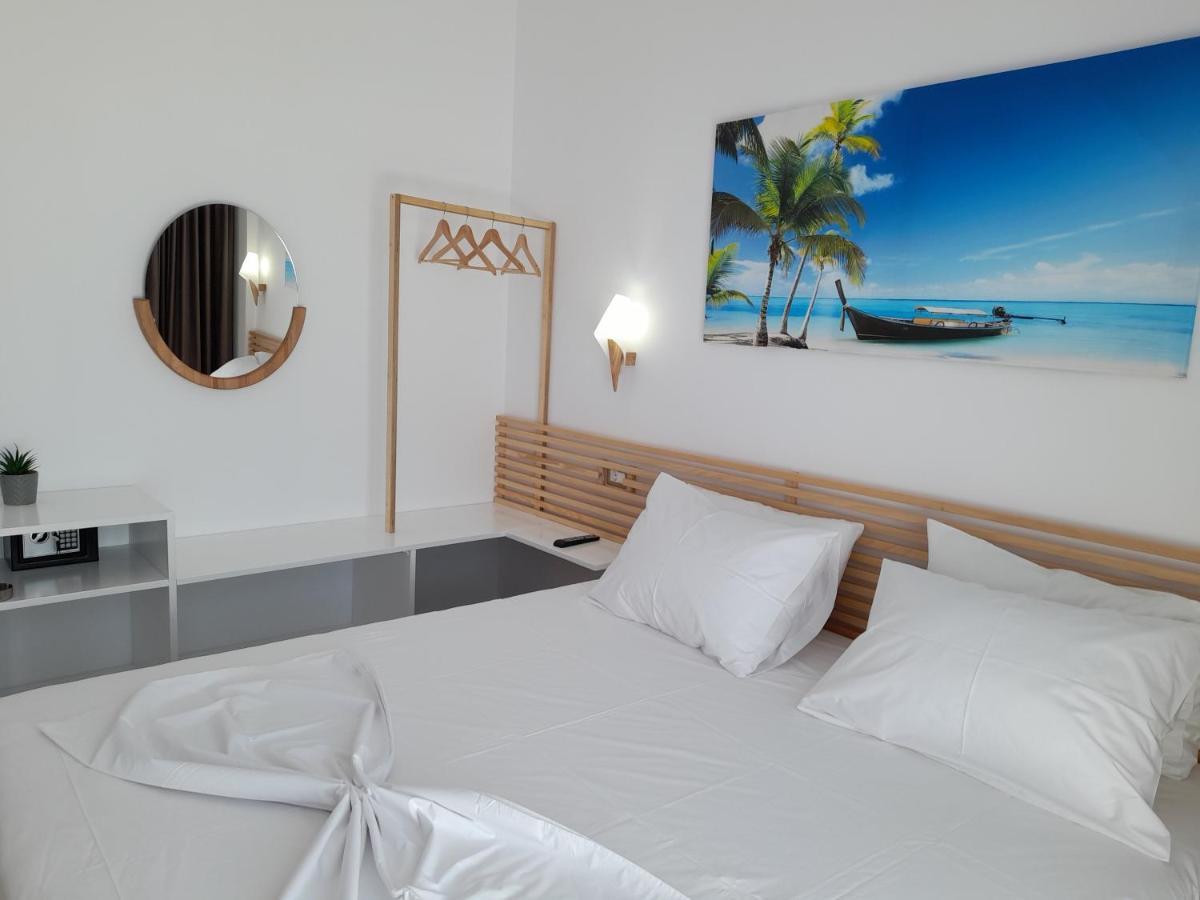 Anxhelos Hotel ヒマラ エクステリア 写真