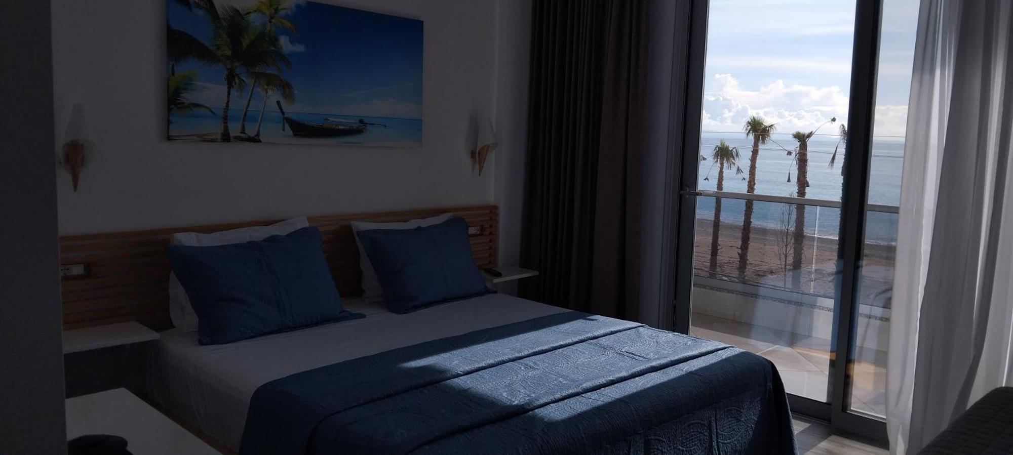 Anxhelos Hotel ヒマラ エクステリア 写真